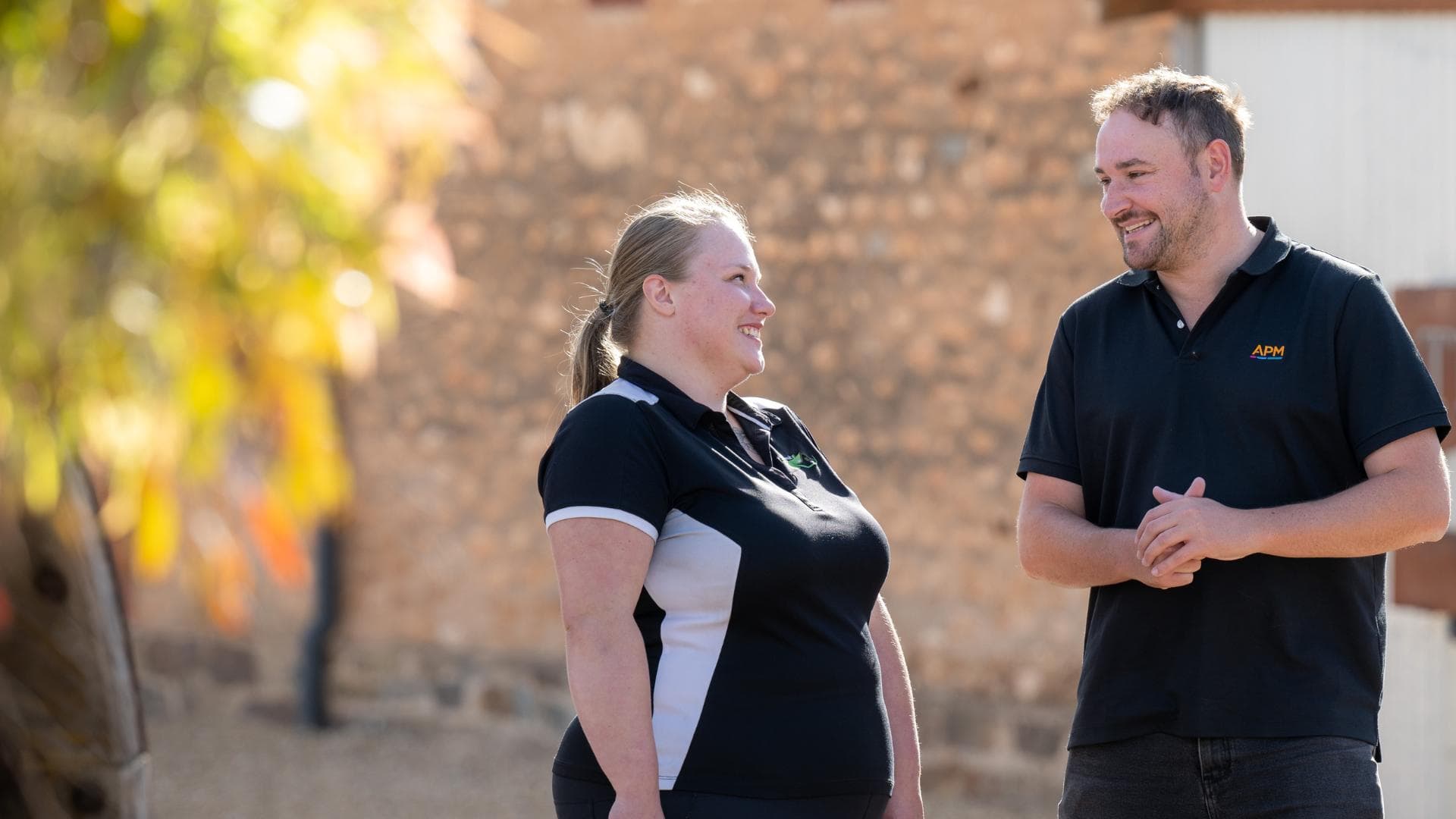 APM account manager Adam talks to DES participant Ngaire in her new workplace